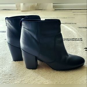 Boden Navy Leather Ankle Boot - size 39/7.5